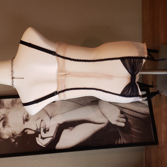 Victoria's Secret teddy - Picture 5 of 6